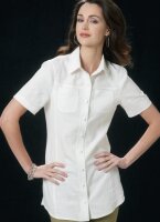V8689 Damen Shirts, Schnittmuster von Vogue