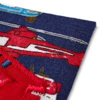 Applikation Feuerwehrauto auf blauem/buntem Stoff