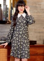 M8239 Damen Kleid, Schnittmuster von McCalls